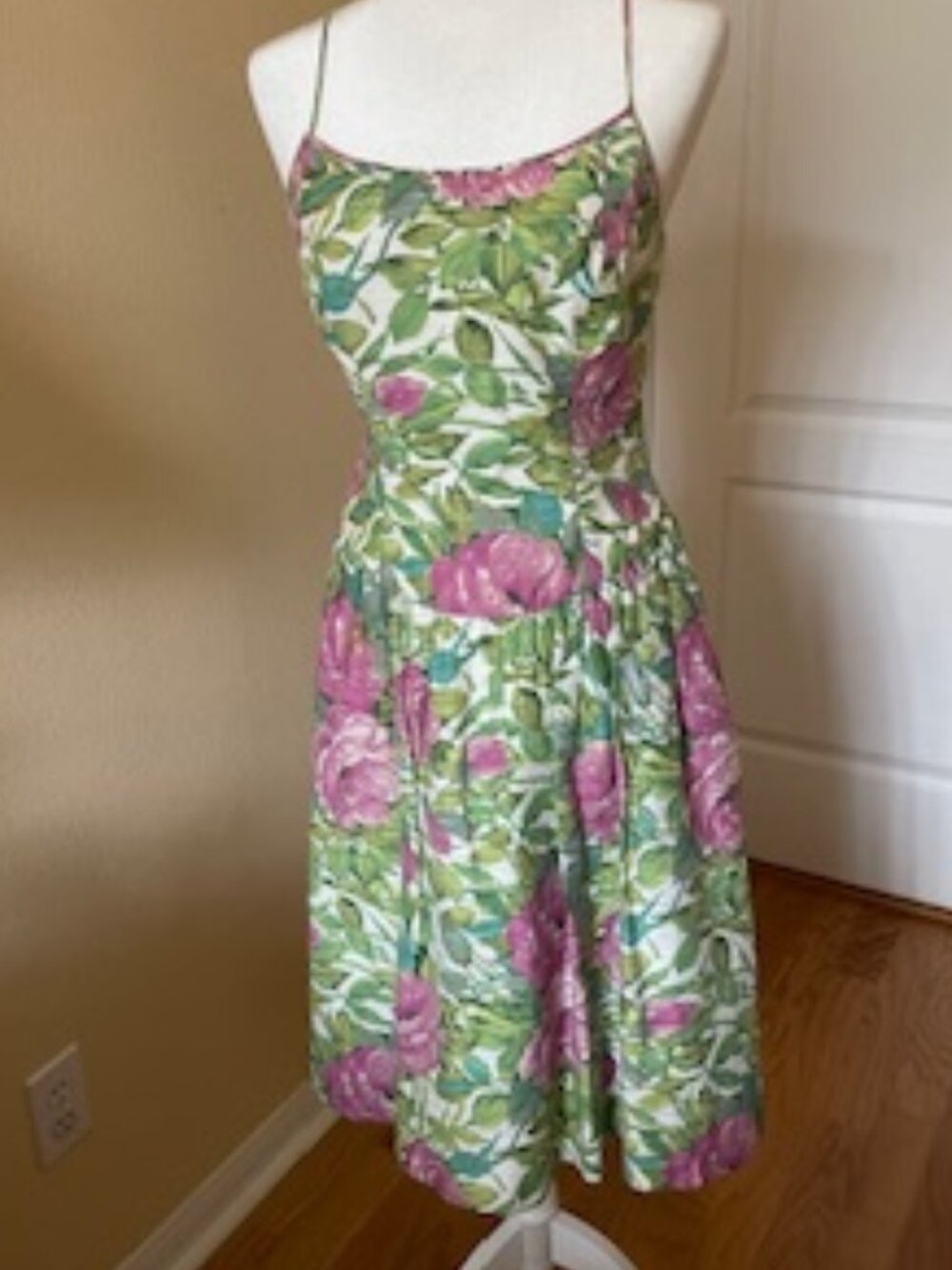 Carmen Marc Valvo Vintage Pink/Green/Cream Floral Print Dress - size 4